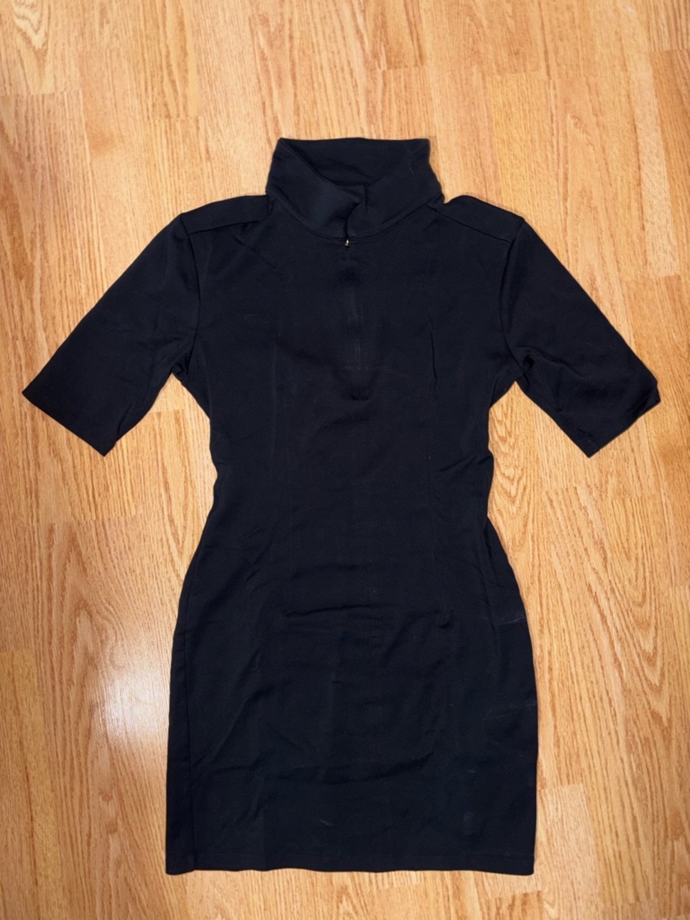 Women's Black Short-Sleeve Mock Neck Half Zip body con Dress